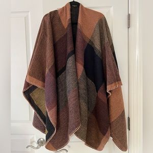 O/S reversible poncho-style shawl